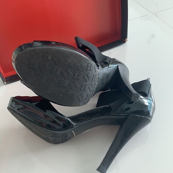 BCBG *COMFORTABLE* Monroe PATENT PLATFORM SANDALS - Picture 6 of 11